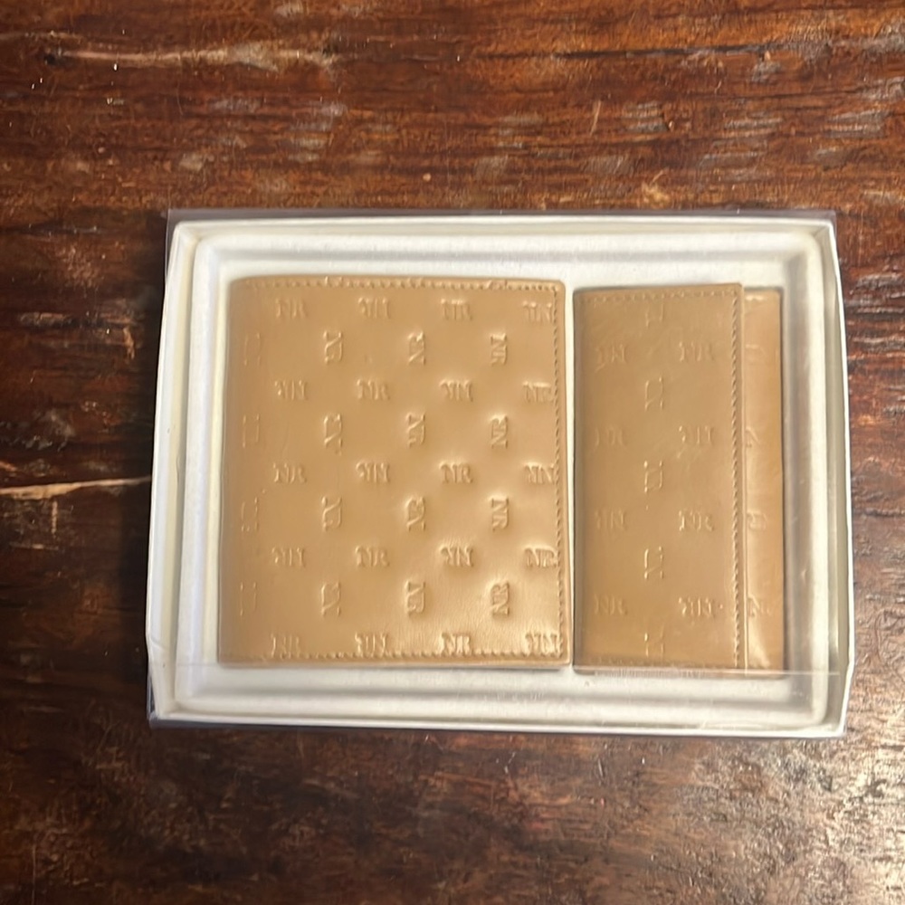 Nina Ricci wallet and key holder - beige